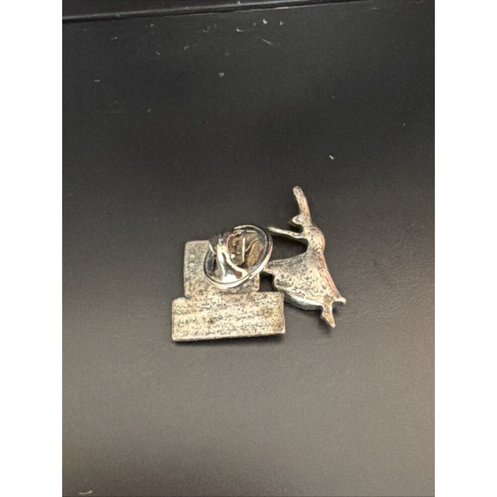 Ohio Ballet Heinz Poll Silver Tome Lapel Pin - Picture 2 of 3